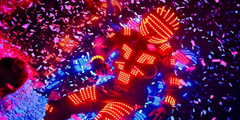 Robôs de LED: Uma atração diferente para o seu evento