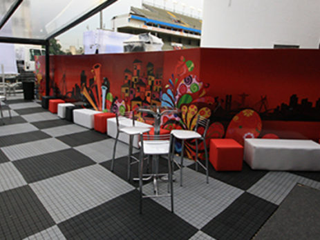 Pisos para eventos: Como este recurso pode valorizar o seu espaço