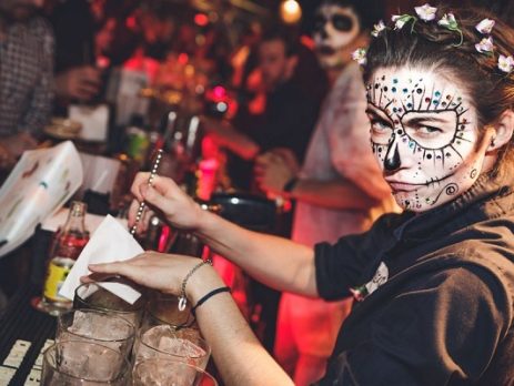 organizar festa de Halloween