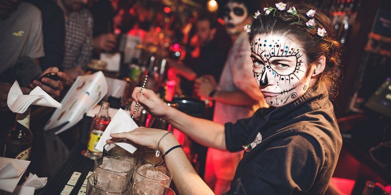 organizar festa de Halloween