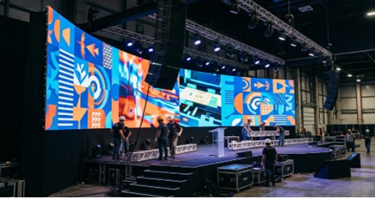 Alugar Painel de LED em São Paulo e Montagem de Palco: Guia Completo para Eventos Profissionais